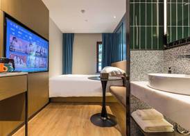 Jinglai Hotel (Shanghai Bund East Nanjing Road Pedestrian Street) 4