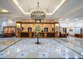 Hotel Holiday International 2