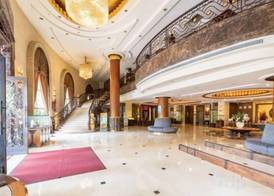 Mascot Hotel 3