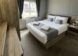 Meadows 111 Hot Tub - Southview Holiday Park 2