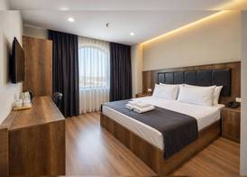 BZN Airport Hotel 5