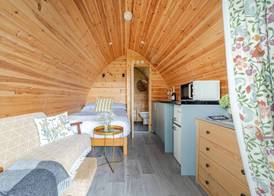 Beautiful and Cosy Garden Pod Saintives 4