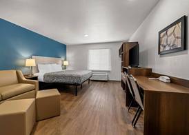 WoodSpring Suites Loves Park - Rockford 4