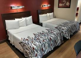 Red Roof Inn Santa Ana 4