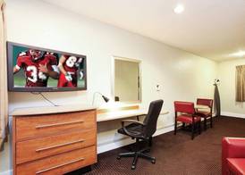 Red Roof Inn Santa Ana 5