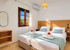 Plaisir Beachside Apts 3