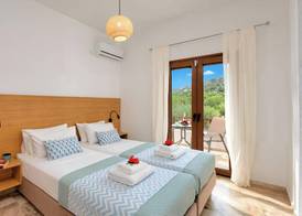 Plaisir Beachside Apts 4