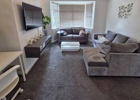 Spacious 3 bed house close to city and shops 5