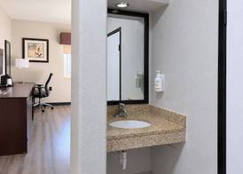Baymont by Wyndham Henderson-Northeast Denver 4