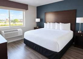 Baymont by Wyndham Henderson-Northeast Denver 5