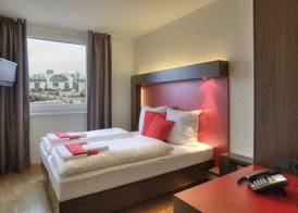 MEININGER Hotel Berlin Hauptbahnhof 2