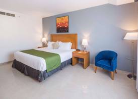 Courtyard by Marriott Playa del Carmen 2