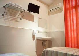Be Ramblas Guest House 4