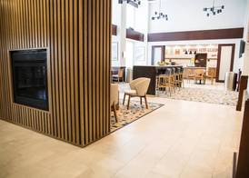Hampton Inn & Suites by Hilton Laval 2