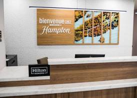 Hampton Inn & Suites by Hilton Laval 5