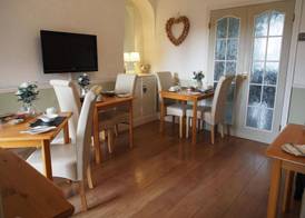 Montfort Cottage Guest House 4