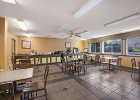 Rodeway Inn Colorado Springs 4