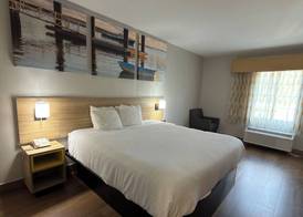 Days Inn by Wyndham Budd Lake 5
