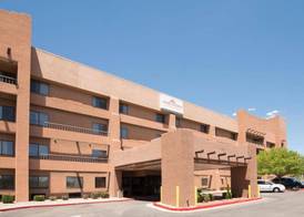 Hawthorn Suites by Wyndham Albuquerque 5