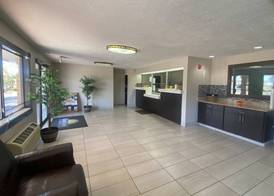 Days Inn & Suites by Wyndham Albuquerque West 2
