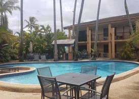 Oasis Inn Apartments 3