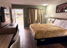 Americas Best Value Inn Laredo 5
