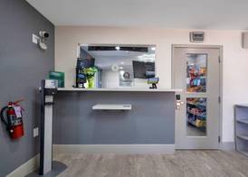 Quality Inn & Suites Airport-Cruise Port Hollywood 2