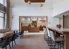 Hampton Inn & Suites by Hilton Windsor 4