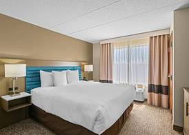 Comfort Suites Near Gettysburg Battlefield Visitor Center 5