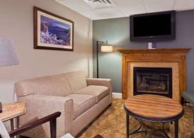 Skyline Hotel Lake George 3