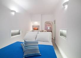 Fira Deep Blue Suites 2