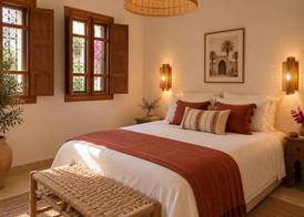 Riad Scarlett 3