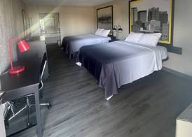 Super 8 by Wyndham Birmingham Downtown 5