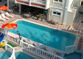 Basil's Apart Hotel 3