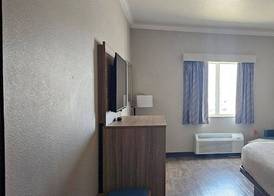 Days Inn by Wyndham Rockdale Texas 5
