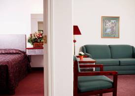 Country Club Inn 4
