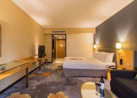 Beijing New World Centre Tongpai Hotel 2