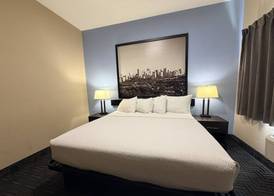 Super 8 by Wyndham Edmonton/West 4