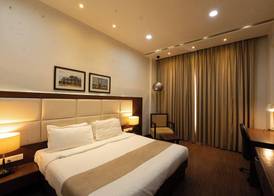 Manish Aura Grand 4