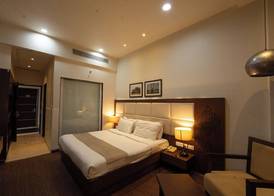 Manish Aura Grand 5