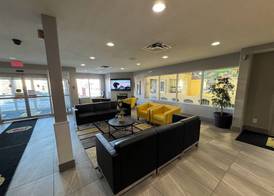 Super 8 by Wyndham Edmonton South 2