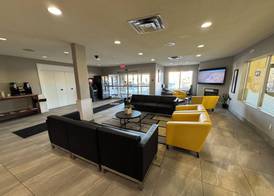 Super 8 by Wyndham Edmonton South 3