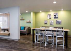 Woodspring Suites Houston IAH Airport 5