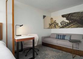 SpringHill Suites Chicago Downtown/River North 5