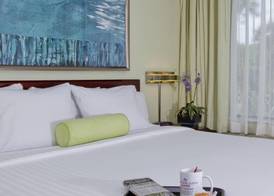 Holiday Inn Express & Suites Sarasota Bradenton by IHG 3