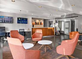 Days Inn by Wyndham Victoria Airport Sidney 4