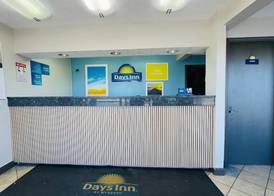Days Inn & Suites by Wyndham Dayton North 2