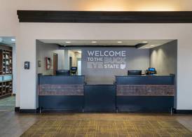 Comfort Inn & Suites Toledo North 3