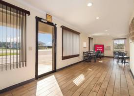 Red Roof Inn Santee 4