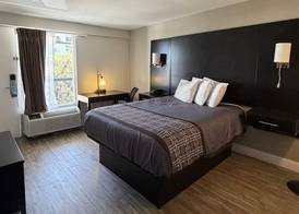 Travelodge by Wyndham Virginia Beach Bay Beach 5